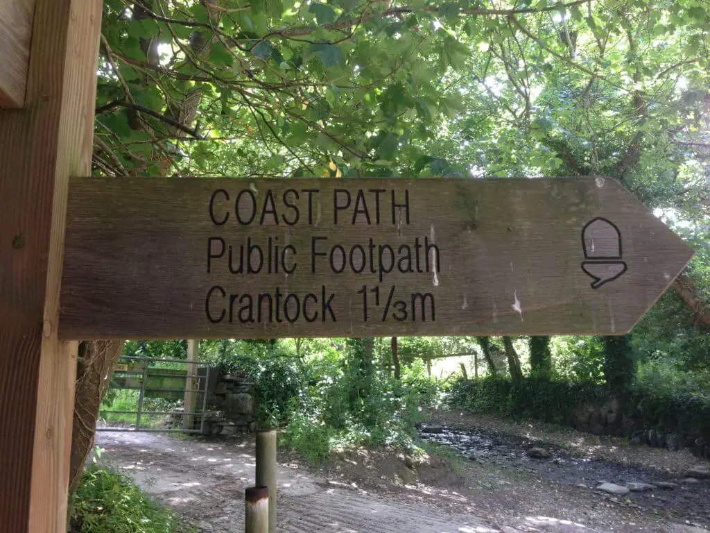 Sign post to Crantock along the river gannel walk